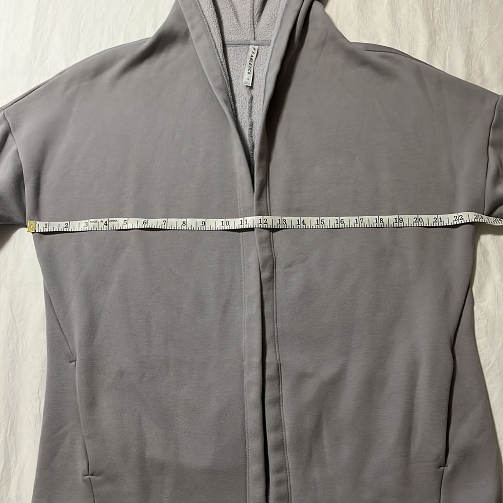 ⭐Fabletics Cardigan - Picture 4 of 6